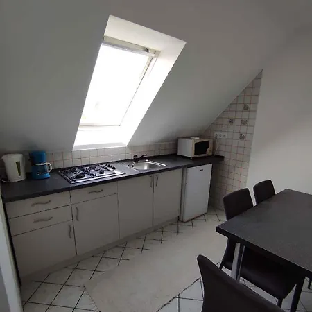 Apartment 19